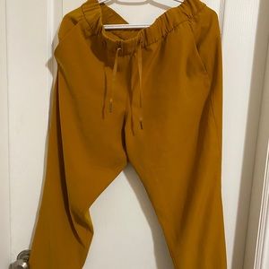 On the fly jogger woven